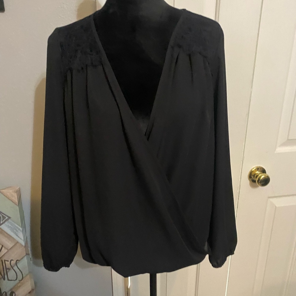 Decree sheer and lace cross front blouse sz L